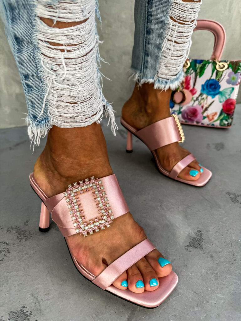 Elegáns szatén szandál FADILA