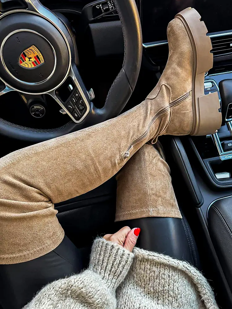 Velúr térd feletti csizma MESSINA