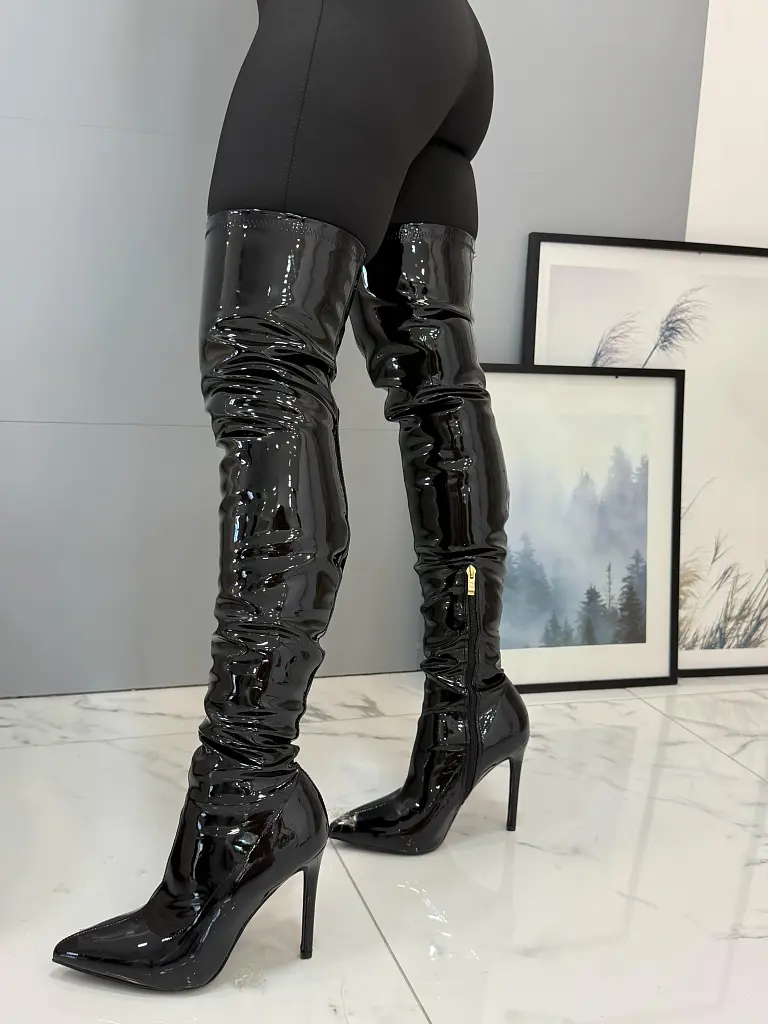 Lakkozott térd feletti csizma DALIDA