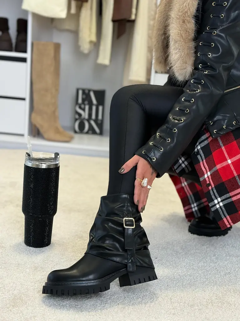 Női bokacsizma AVANDA