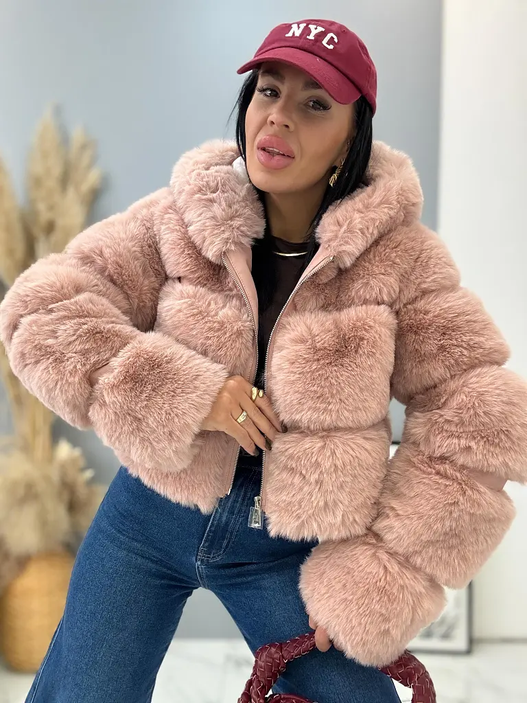 Műszőrmés műbőr kabát kapucnival GIANNA - next