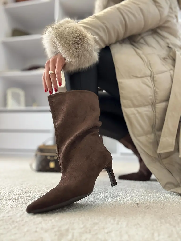 Barna velúr csizma AVELENA - next