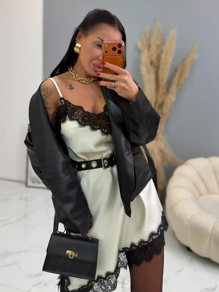 Szatén pántos ruha csipkével LAYLAH  - next