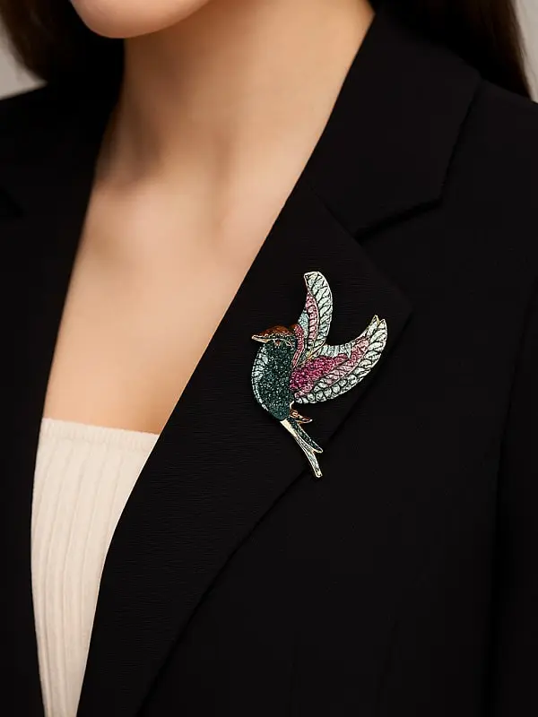 Díszkitűző – színes madár - next