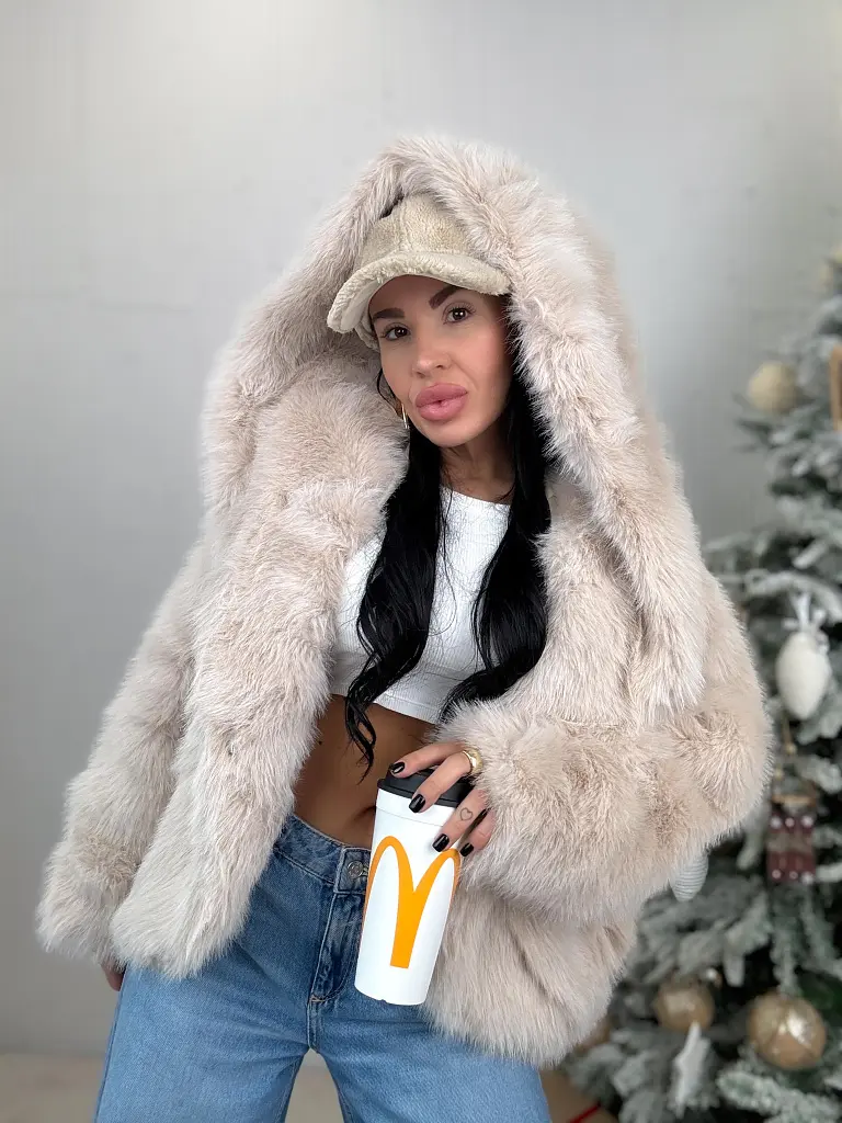 Műszőrmés kabát kapucnival AVERDA