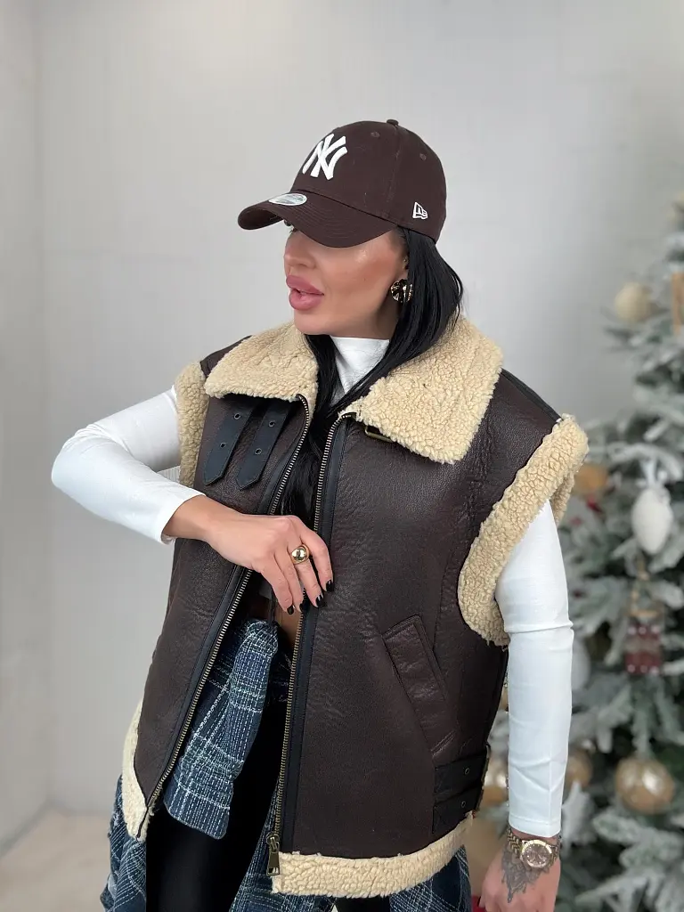 Barna bélelt mellény VEYRA - next