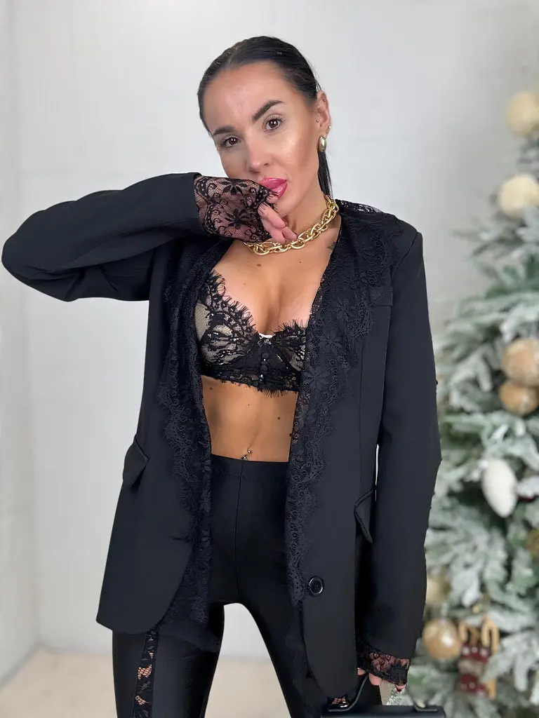 Fekete zakó fekete csipkével MILAYA