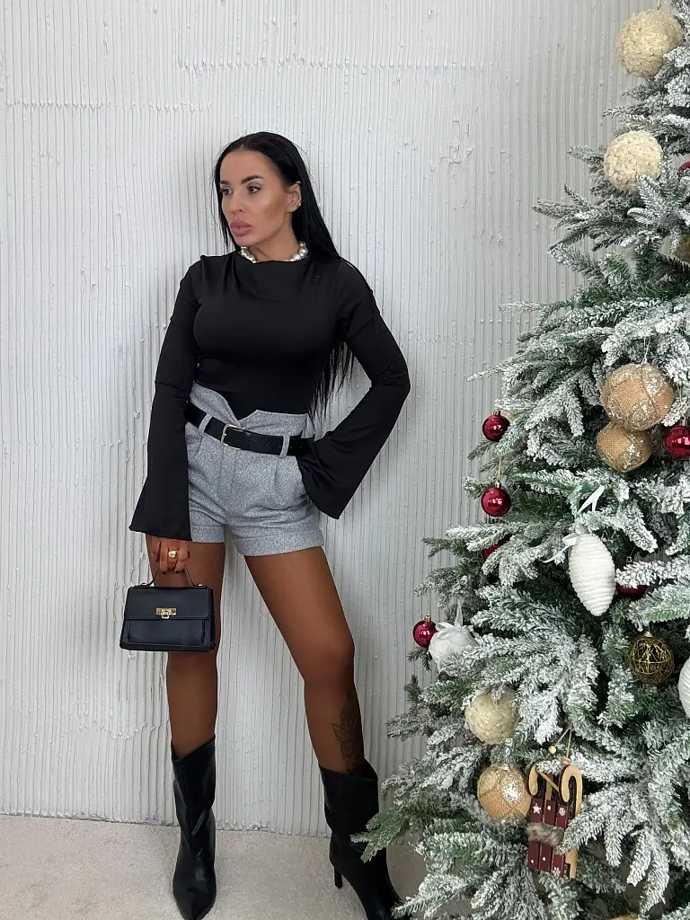 Világosszürke vastag rövidnadrág övvel KALISA - next