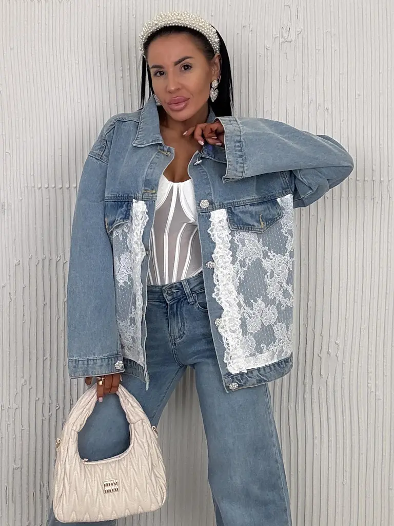 Csipkével díszített farmerdzseki ARRYNA