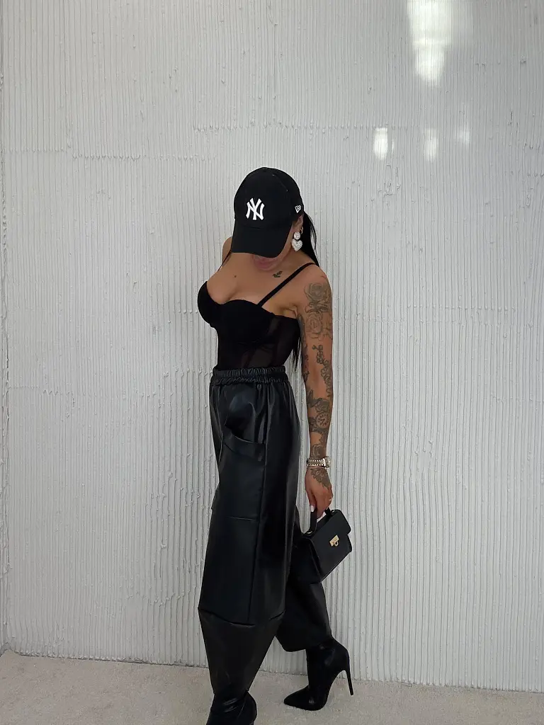 Gumis derekú műbőr nadrág LAROYA - next