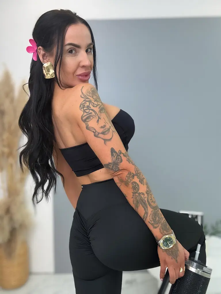 Magas derekú push-up leggings húzott fenékrésszel VLADIA