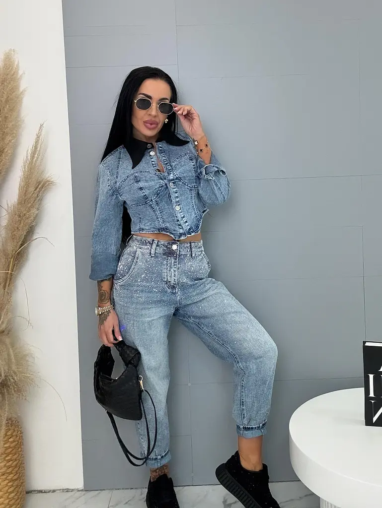 Farmer crop ing NAVIA - next