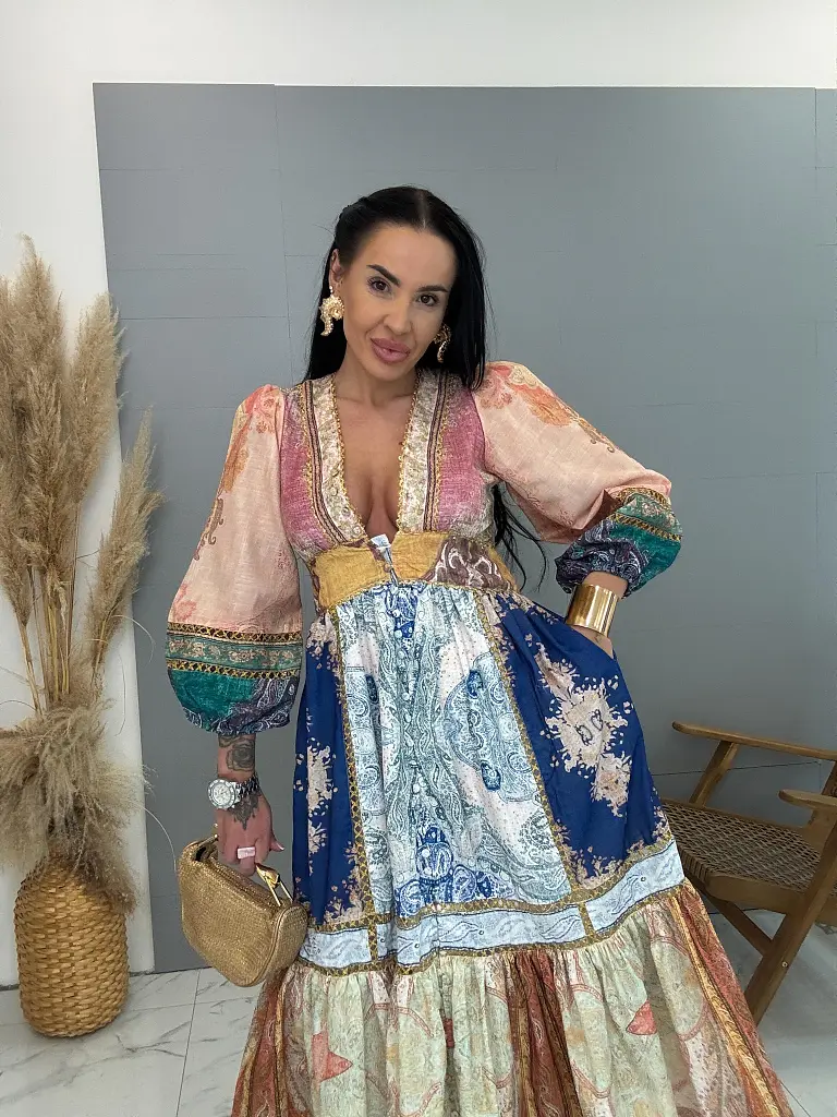 Hosszú, mintás ruha aranyszállal és gombos záródással MAGIC