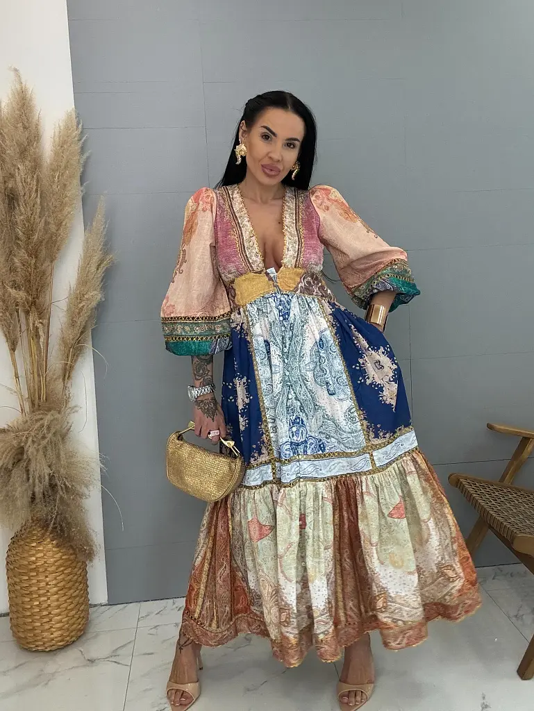 Hosszú, mintás ruha aranyszállal és gombos záródással MAGIC - next