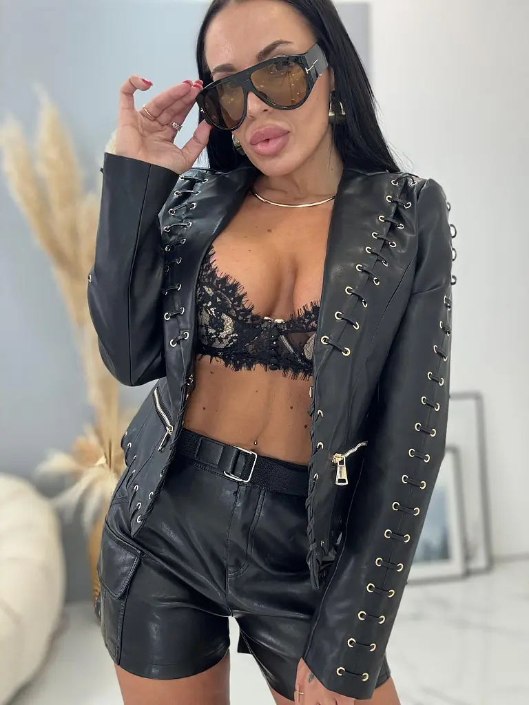 Extravagáns műbőr kabát TRENDY - next