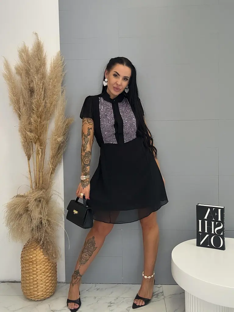 Megkötős sifon ruha kövecskékkel díszítve MIRYA