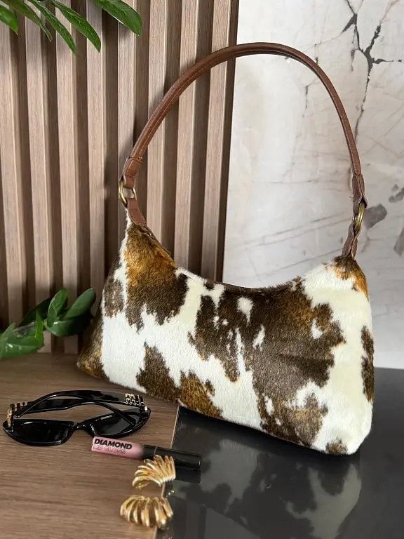 Műszőrmés válltáska COW