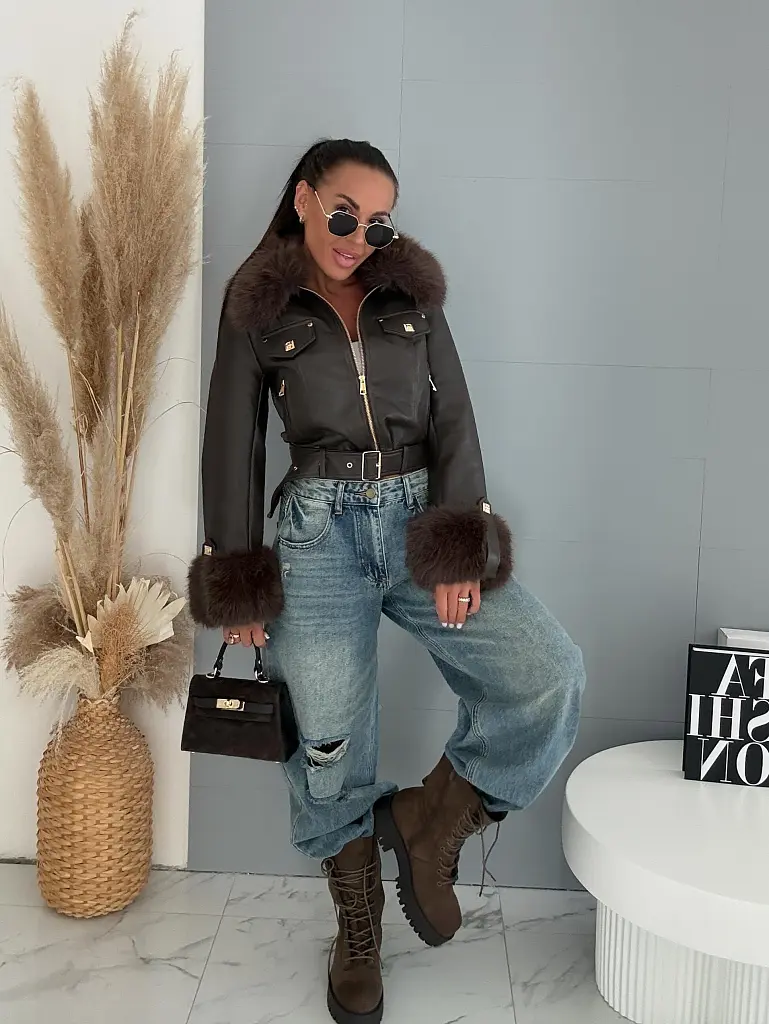 Női platformos, velúr magasszárú cipő MOLLIE
